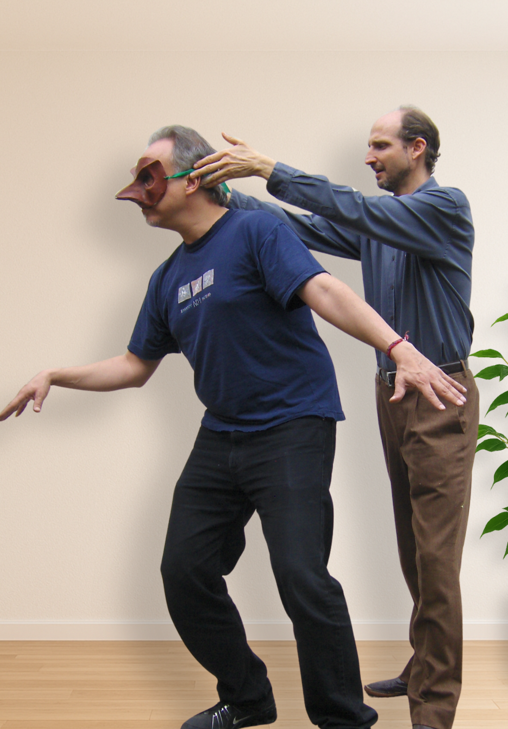 Clase Julián actor con fondo y planta alargada